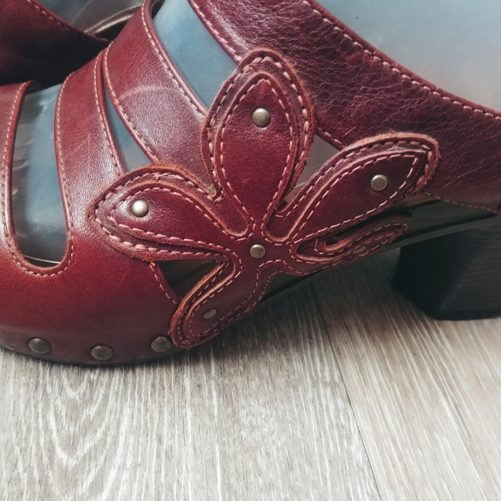Dansko Brown Leather Floral Sandal  38 - Picture 3 of 9